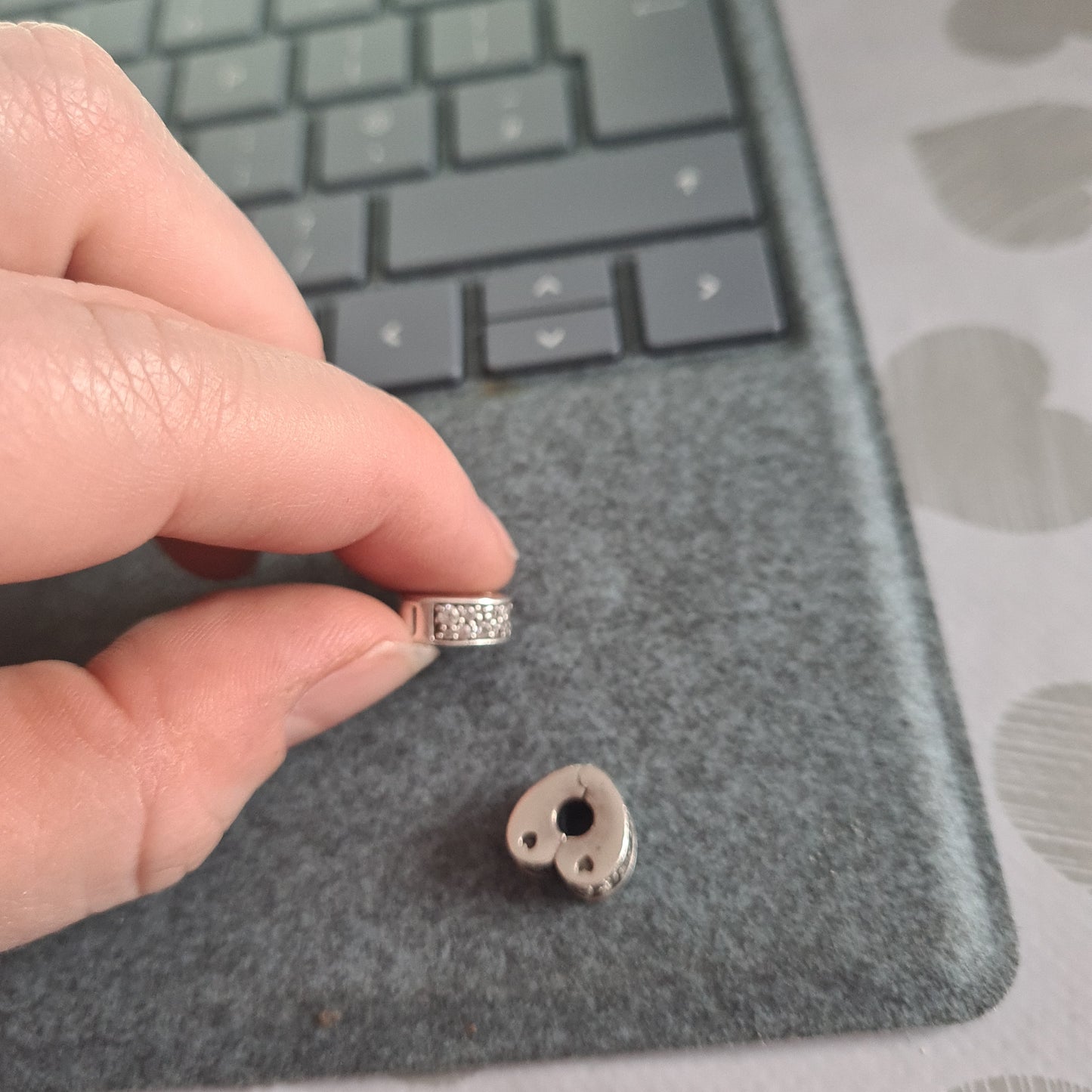 Genuine Pandora Arc of Love Clips Light Clear Stone Heart Shaped Silicone Clips