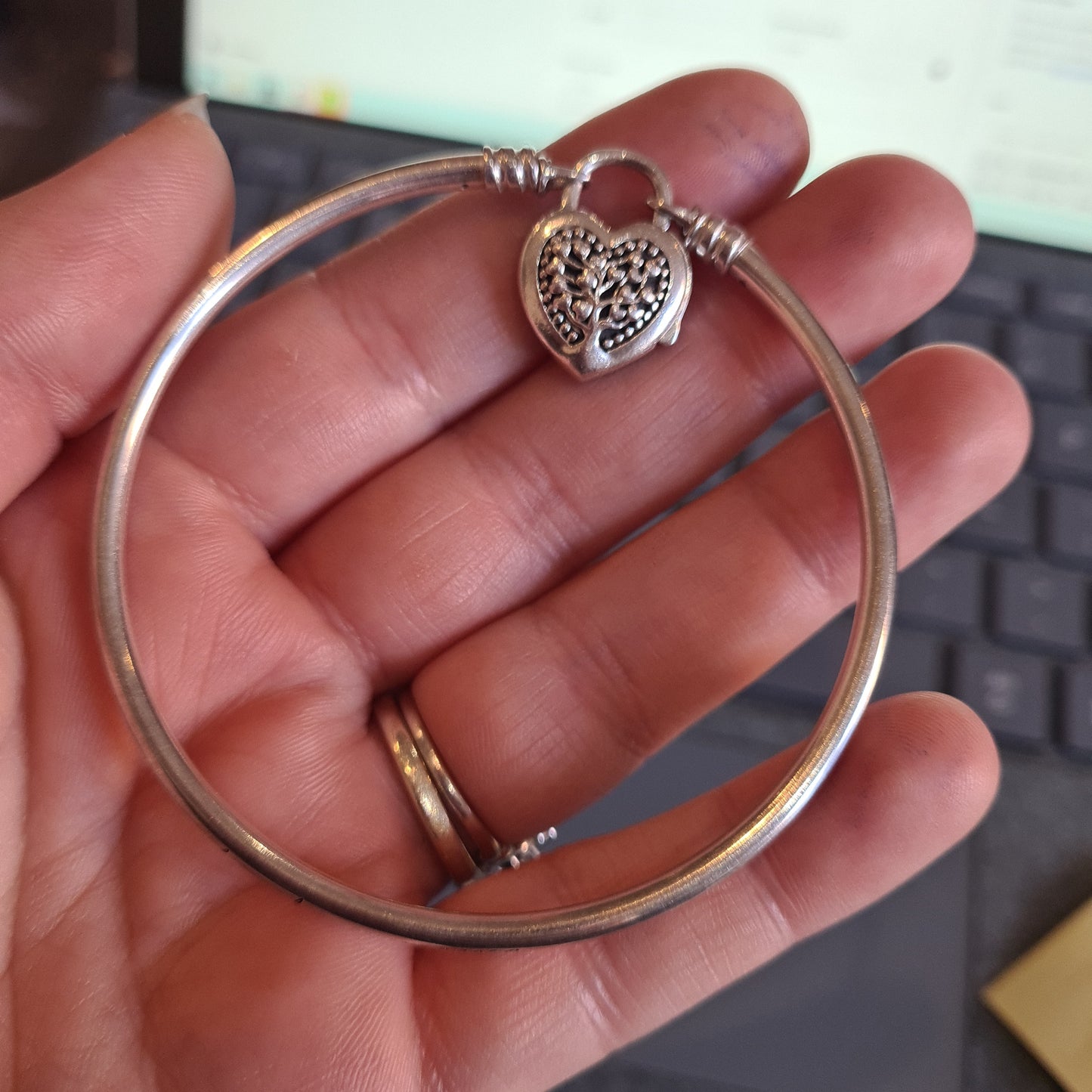 Genuine Pandora Pave Family Tree Heart Clasp Bangle 17cm BEAUTIFUL