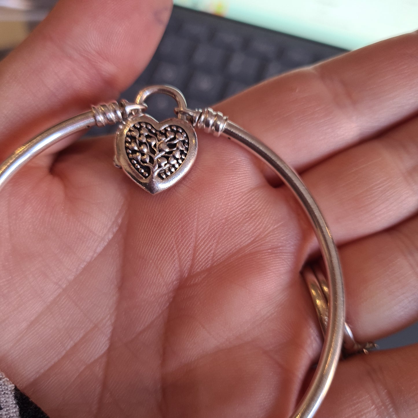 Genuine Pandora Pave Family Tree Heart Clasp Bangle 17cm BEAUTIFUL