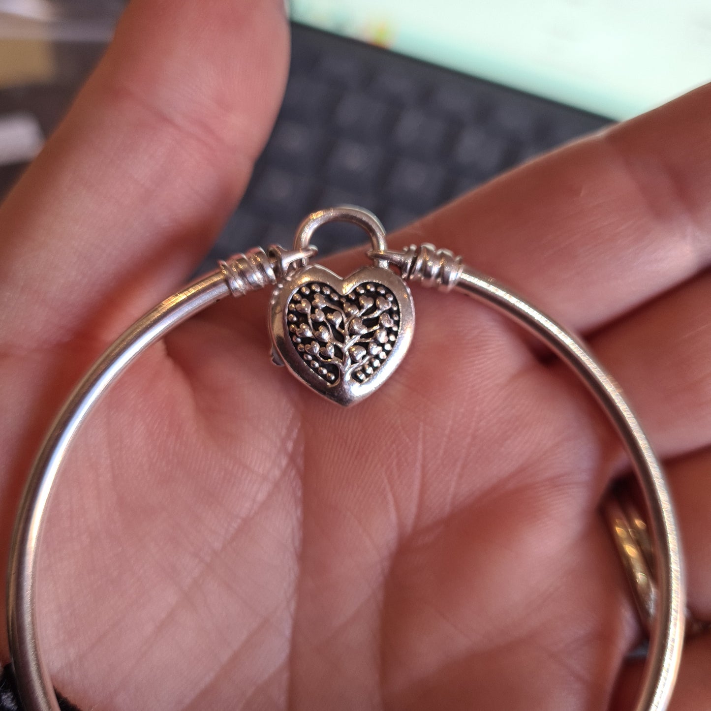Genuine Pandora Pave Family Tree Heart Clasp Bangle 17cm BEAUTIFUL