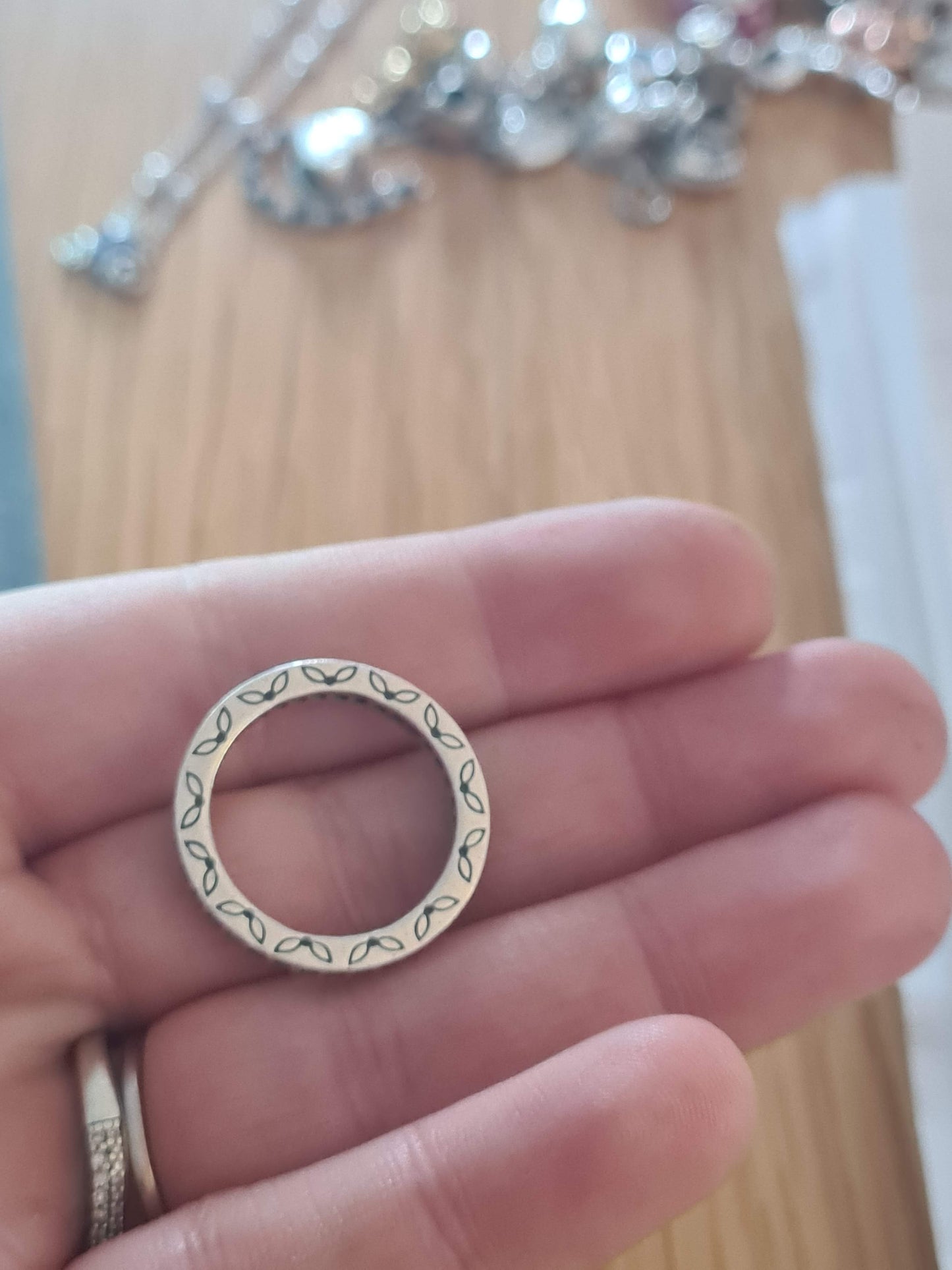 Genuine Pandora Leaf Sparkle Clear/ Black Stone Eternity Ring Size 50