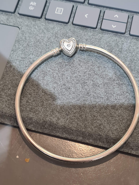 Genuine Pandora Family Forever Wishful Bangle With Heart Clasp Size 19cm Medium