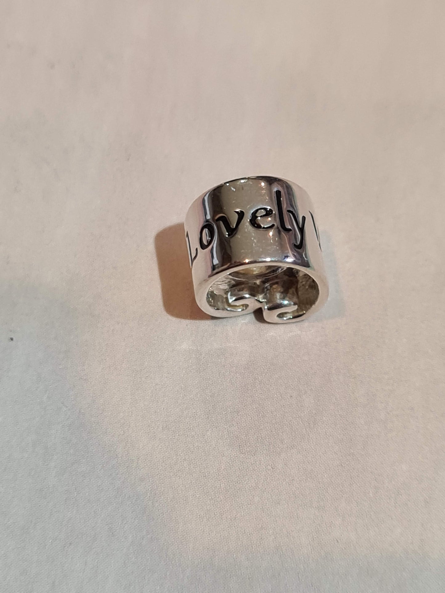 Genuine Chamilia My Lovely Wife Heart Scroll Circle Charm