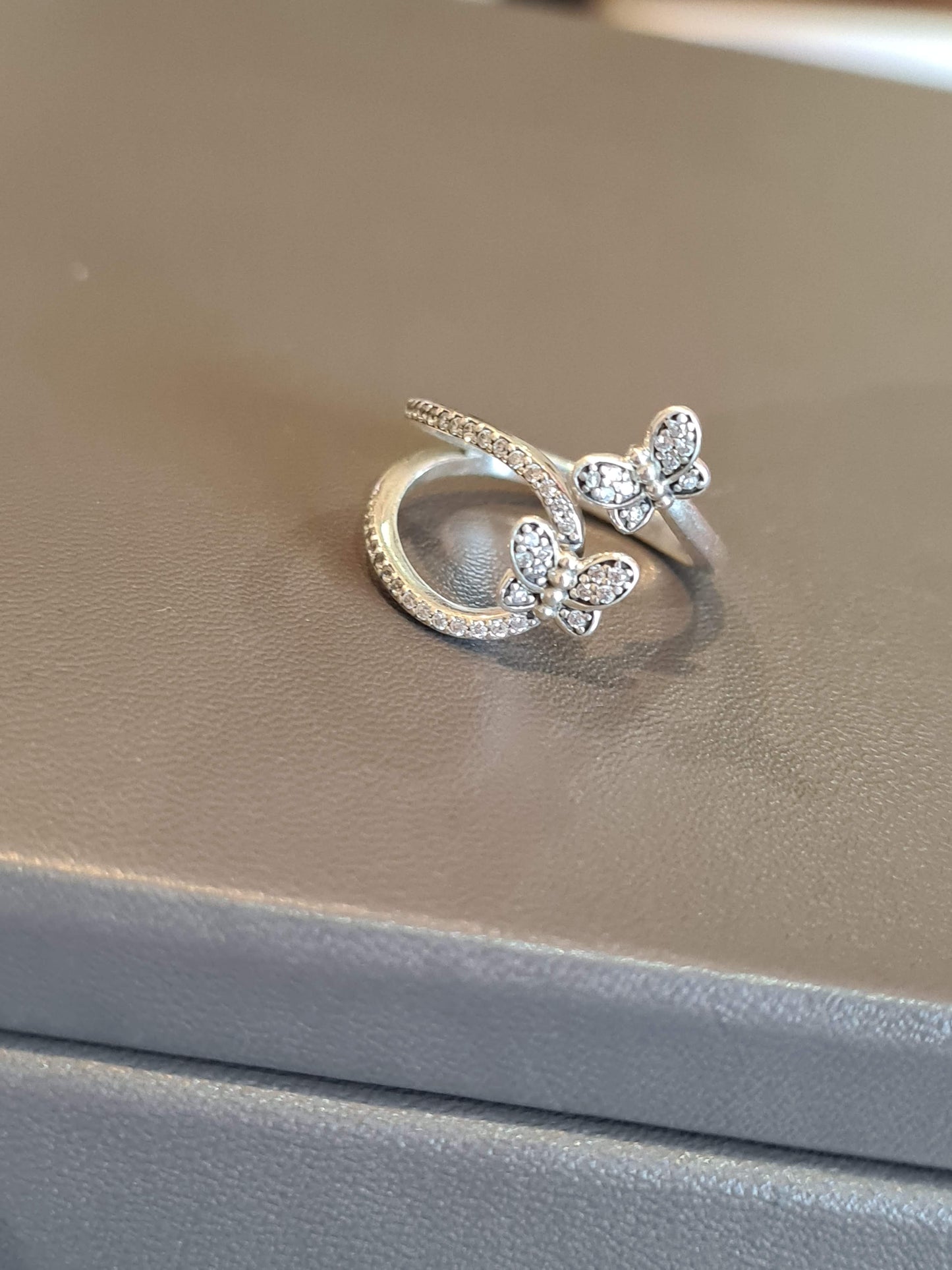 Genuine Pandora Double Open Butterfly Sparkle Pave Ring Size 60