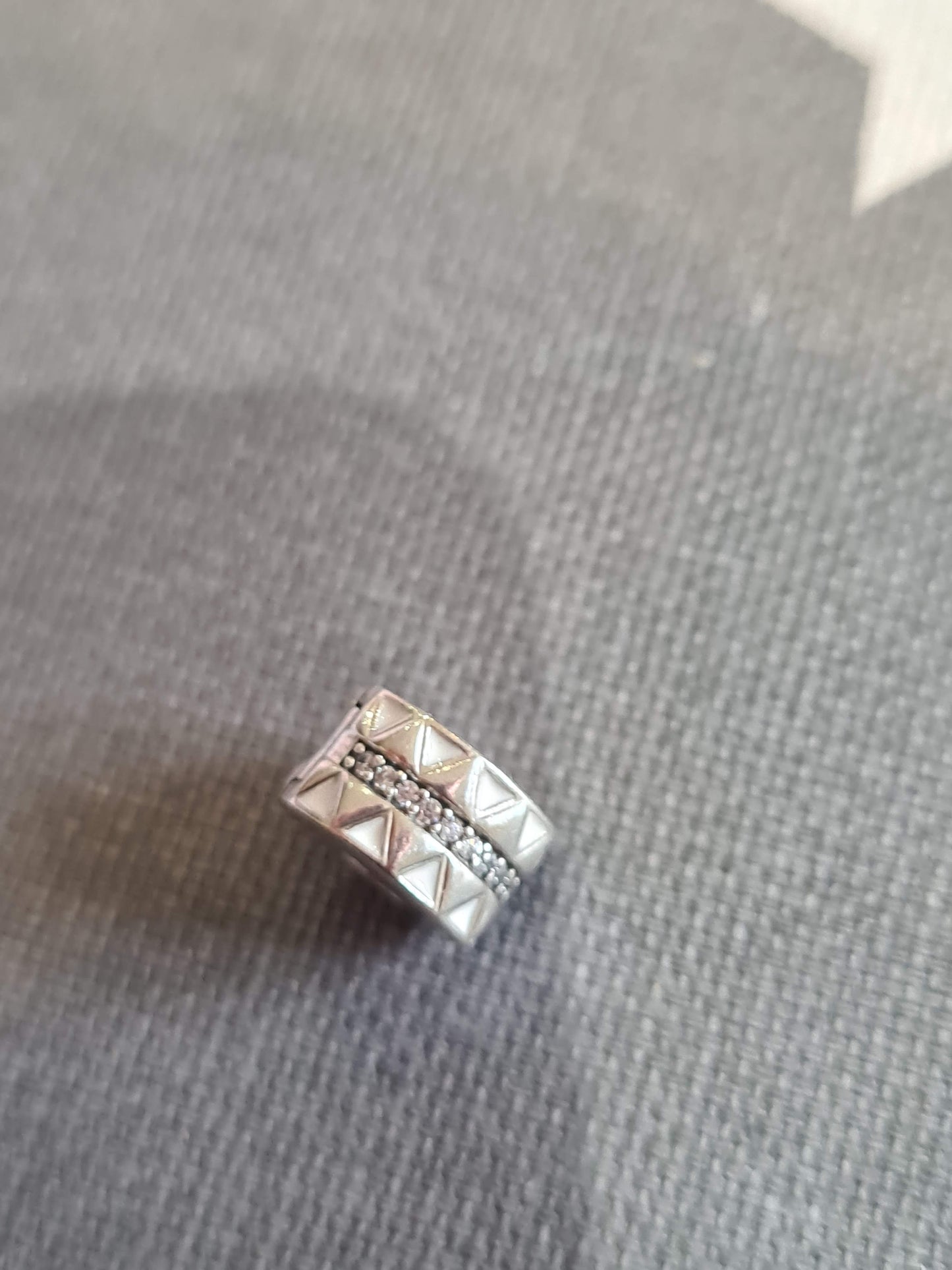 Genuine Pandora Silicone Geometric Sharp White Enamel Pave Clips