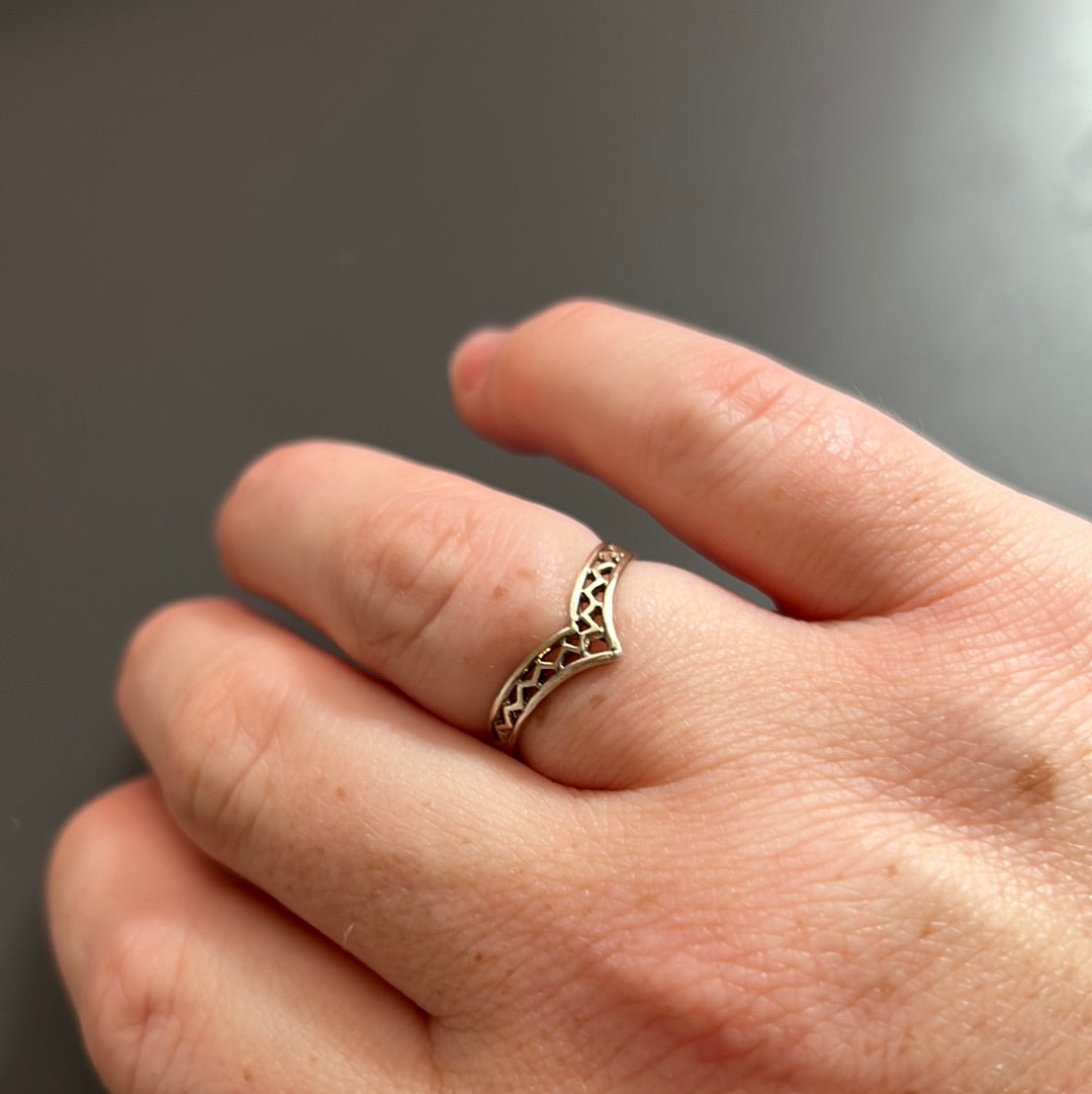 Solid Gold 715 Hallmarked Celtic Openwork Wishbone Ring 54