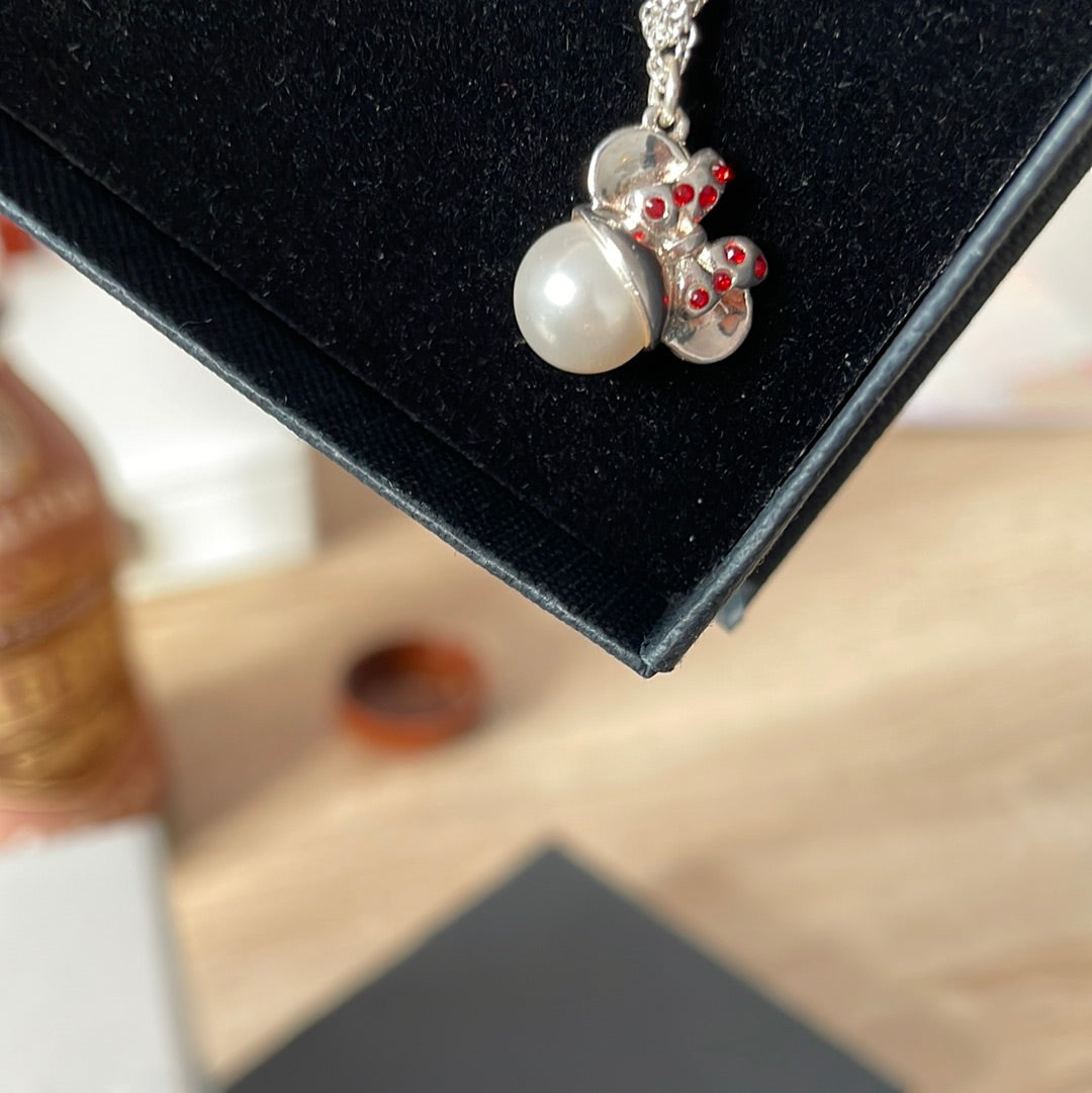 Genuine Chamilia Brand New in Box Disney Minnie Mouse Pearl Bow Necklace