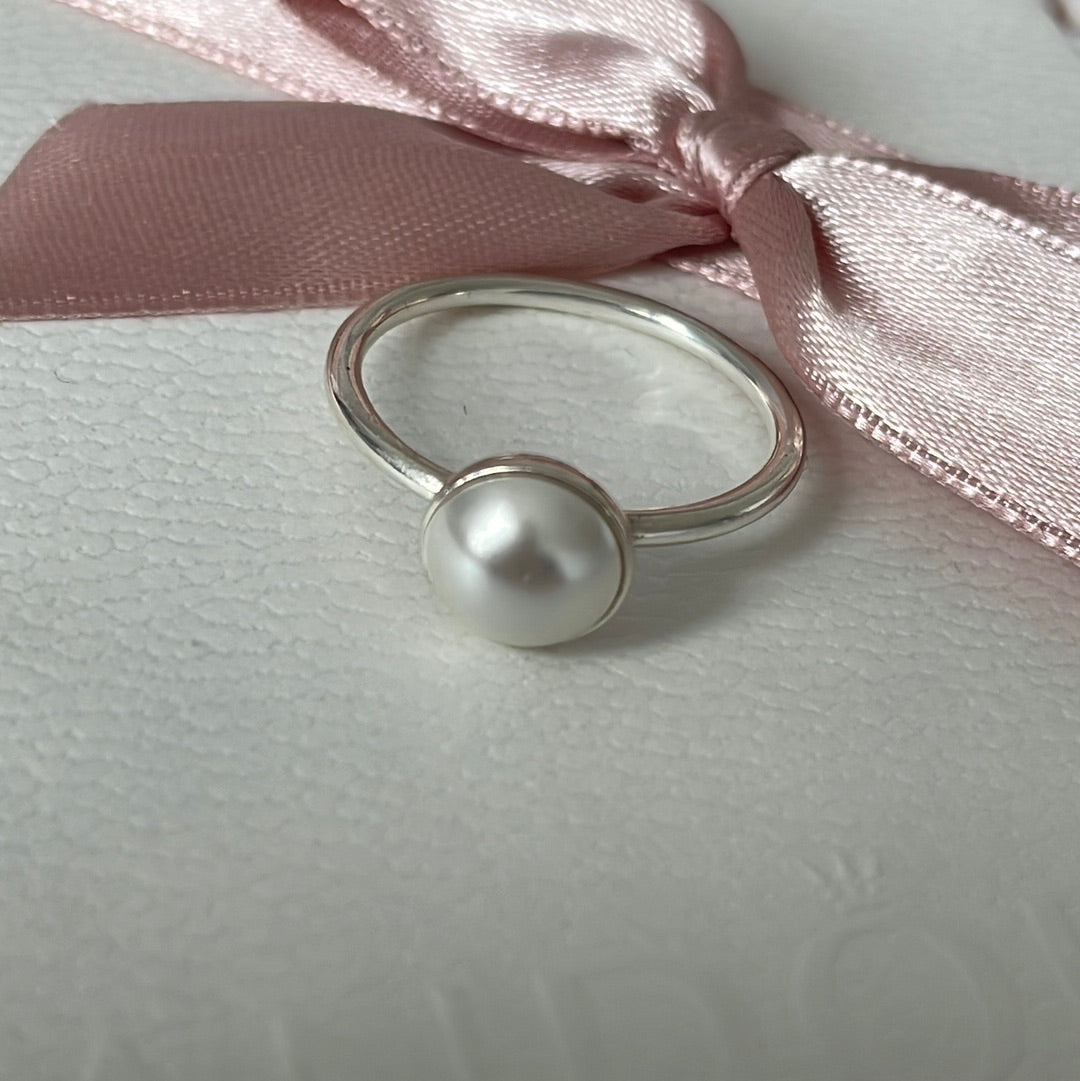 Genuine Pandora Plain Pearl Ring 56