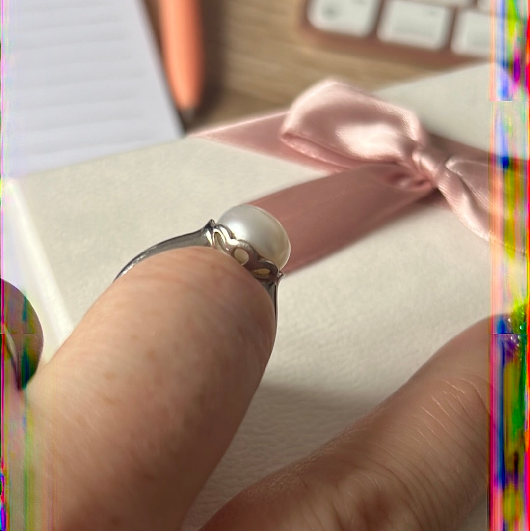 Sterling Silver Pearl Ring Size 58