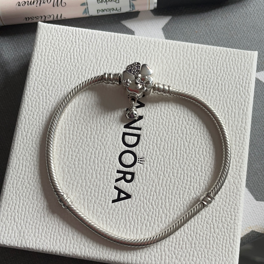 Pandora Poetic Wild Flower Meadow Clasp With Purple Ladybird Dangle Snake Chain Moments Bracelet 19cm