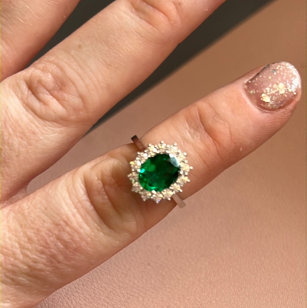 Unbranded But Beautiful Green Pave Stone Ring 52