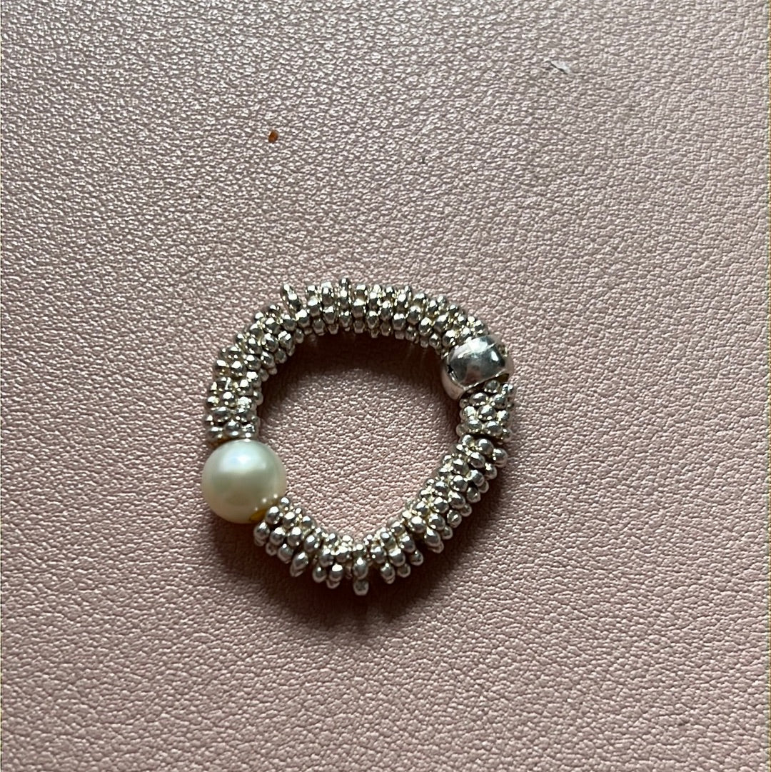 Genuine Links of London Effervescent Ring Stretch with Pearl