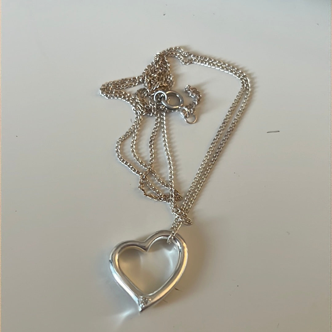 Brand New Sterling Silver Heart Necklace with Tiny Diamond 40cm Chain