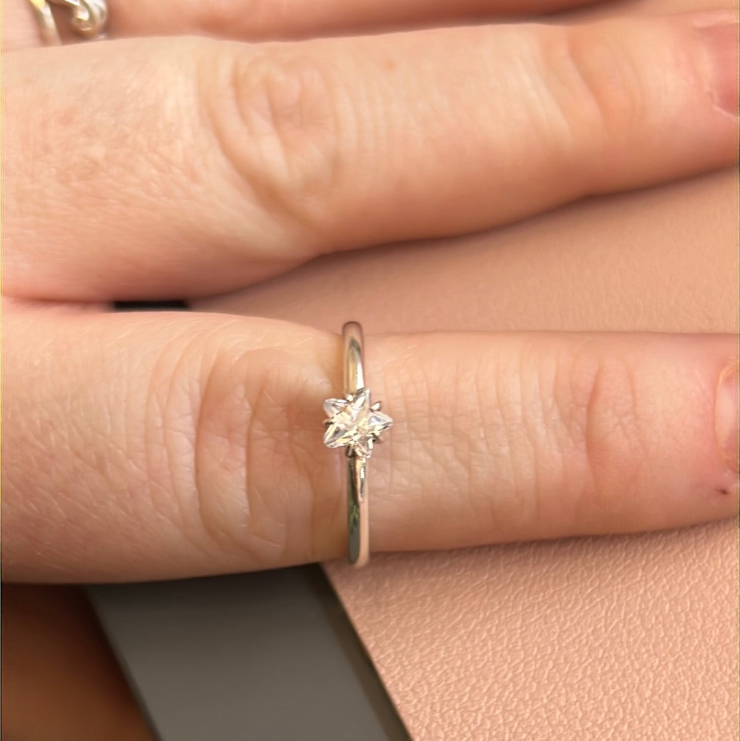 Genuine Pandora Clear Sparkling Star Celestial Solitaire Ring 56