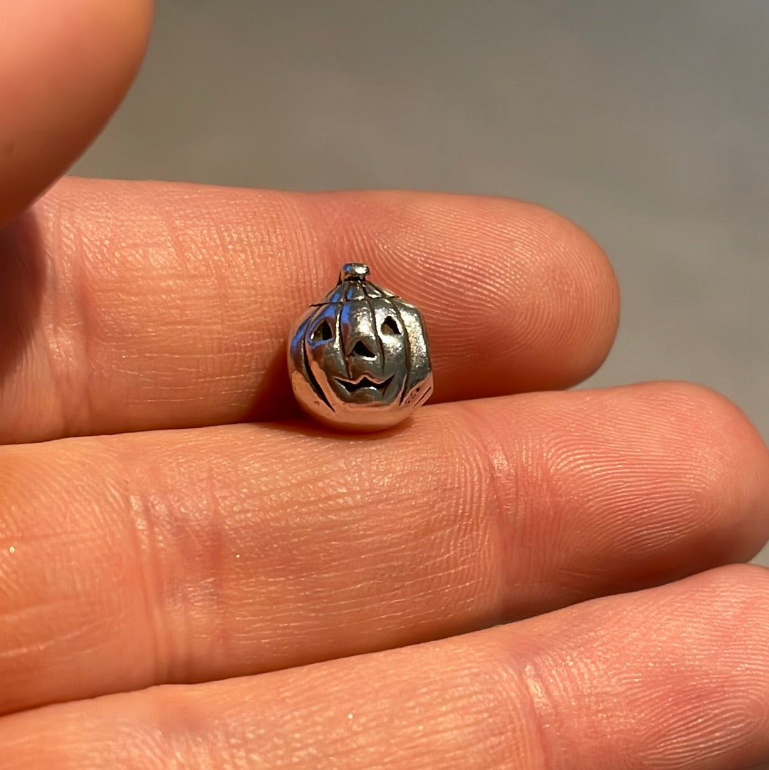 Genuine Chamilia Pumpkin Halloween Charm Jack o Lantern