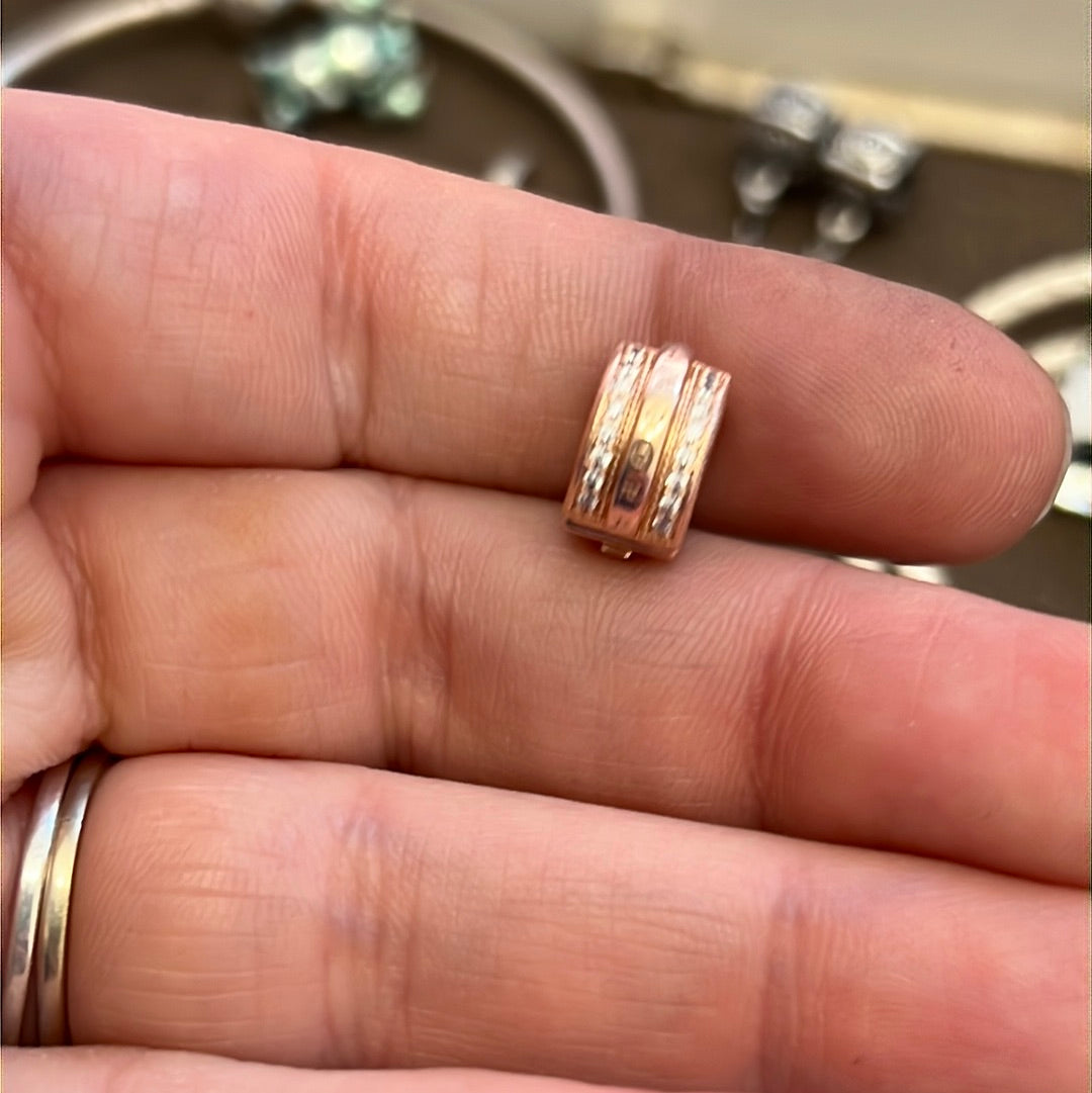 Genuine Rose Gold Pandora Sparkling Lines and Logo Clips