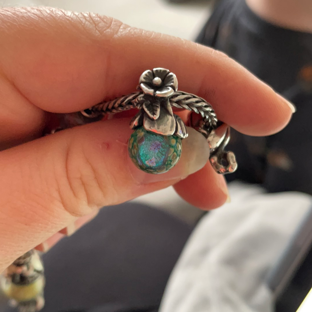 Genuine Trollbeads Forget Me Knot with Bud Charm