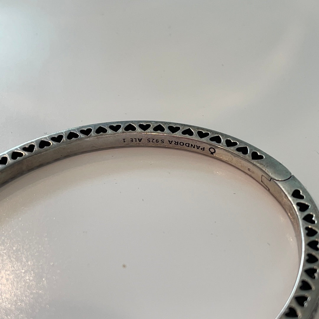 Genuine Pandora Radiant Hearts Bangle Baby Pink / Cream / Cerise Pink Bangle