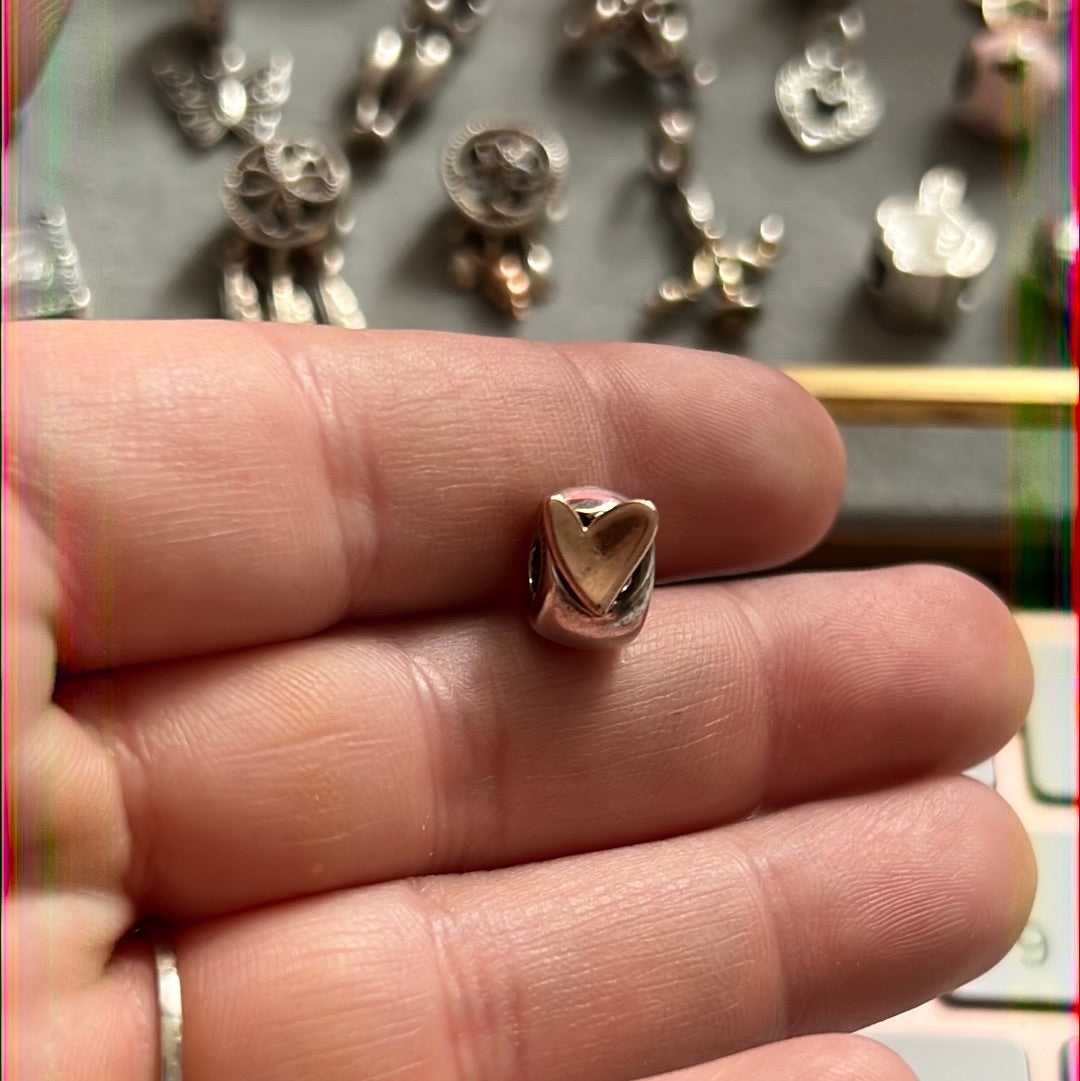 Genuine Pandora Rose Gold Free Hand Heart Clips x1