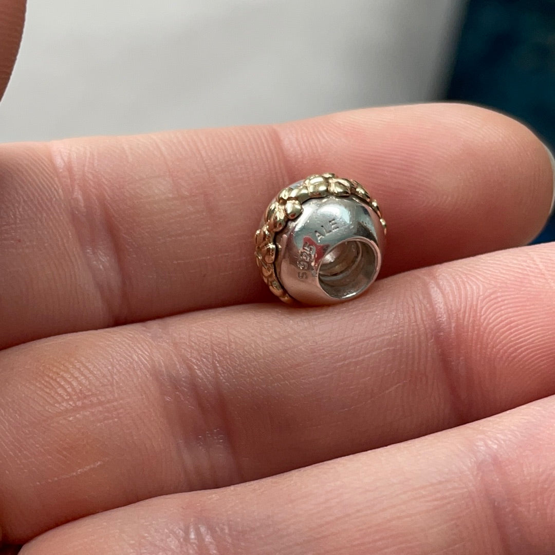 Genuine Pandora Two Tone RARE HTF Flower Line Daisy Charm