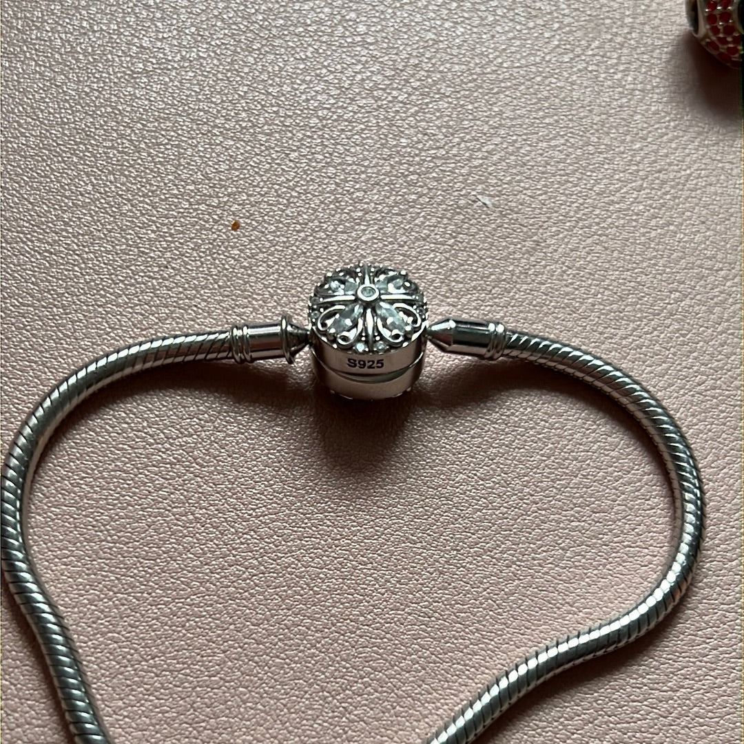 Genuine Gnoce Flower Four Leafed Clover Clasp Bracelet Size 18cm