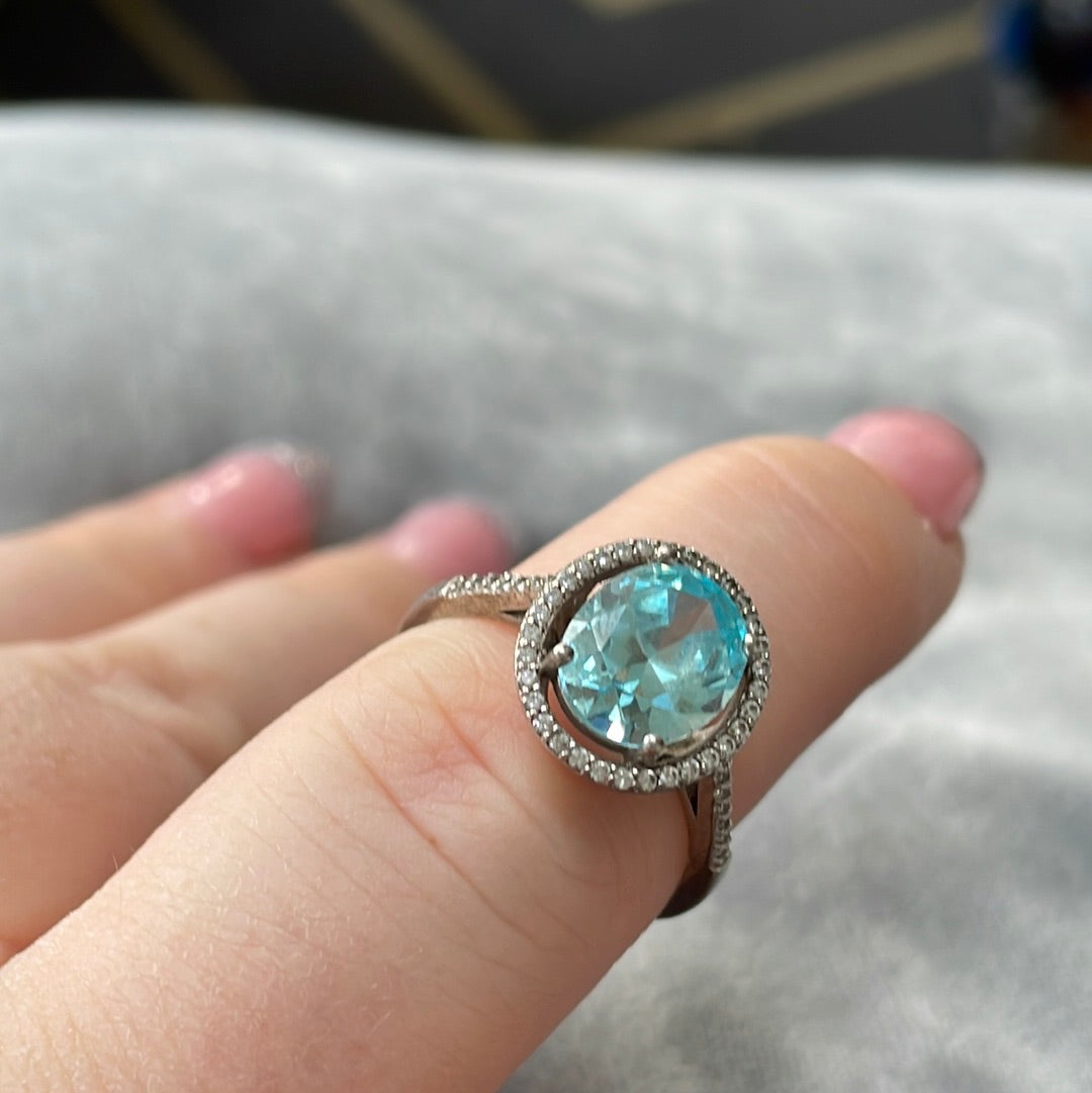 Tresor Paris Beautiful Blue Oval Pave Ring 55