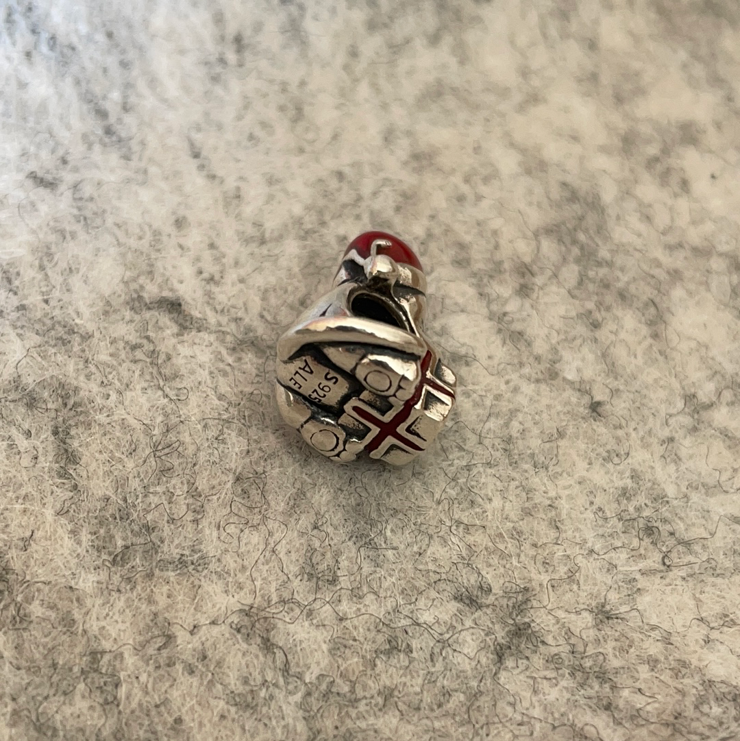 Genuine Pandora Christmas Cat with Santa Hat and Present Charm