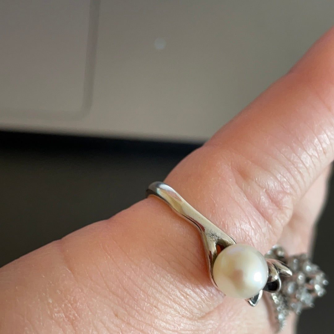 Genuine Pandora Black Flower Mystical Floral Collection Ring With Freshwater Pearl Size 50