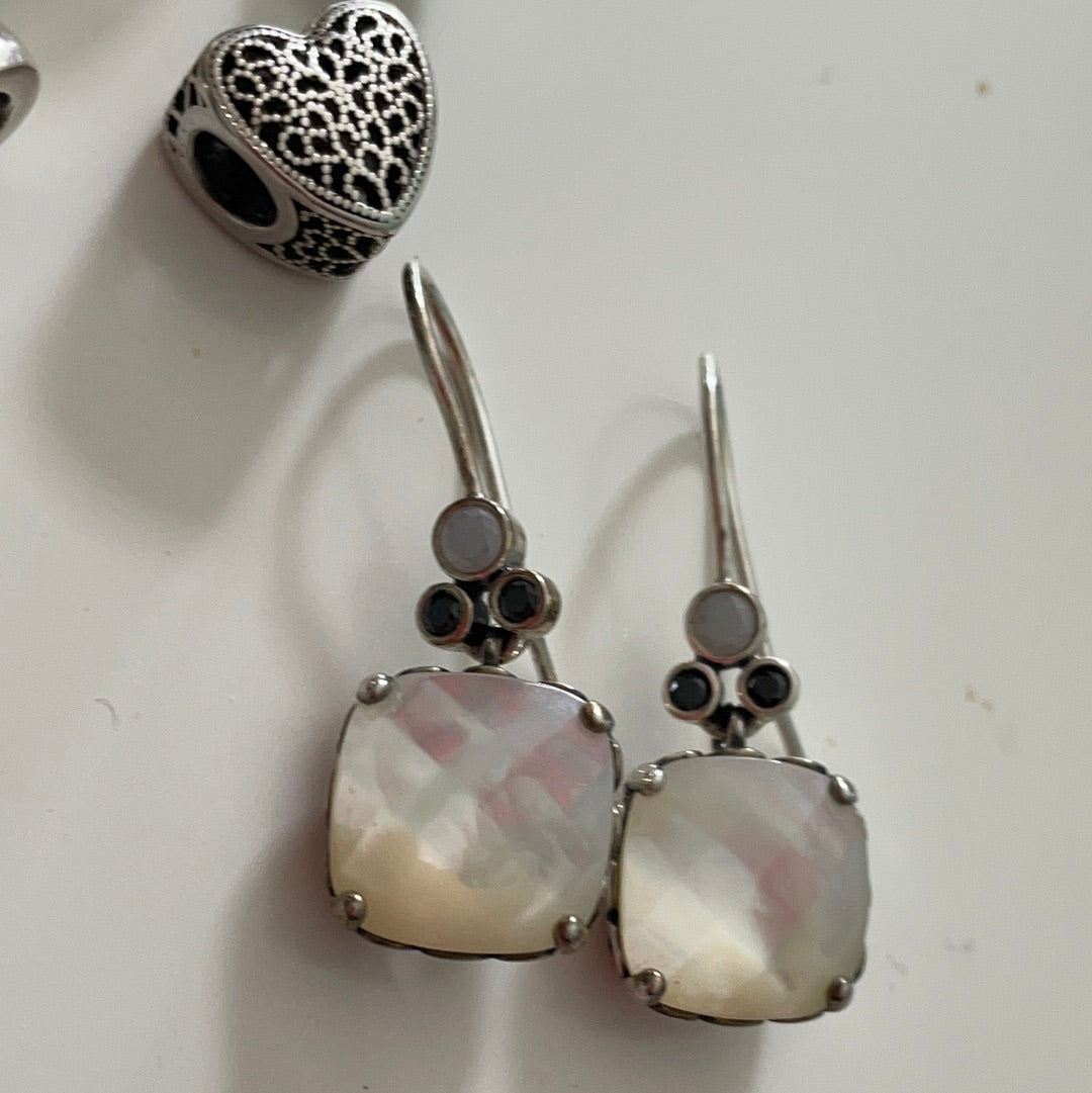 Genuine Pandora SUPER RARE and HTF Elegant Sincerity Mother of Pearl Dangle Compose Earrings