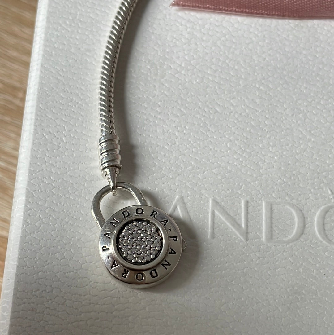 Genuine Pandora Pave Signature Clasp Smooth Moments Bracelet 19cm