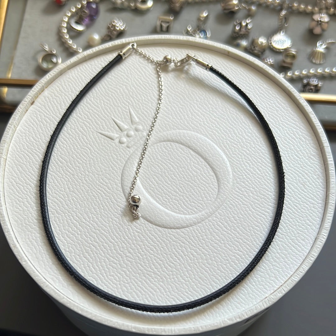 Genuine Pandora Choice of Colour Leather Choker Necklace approx