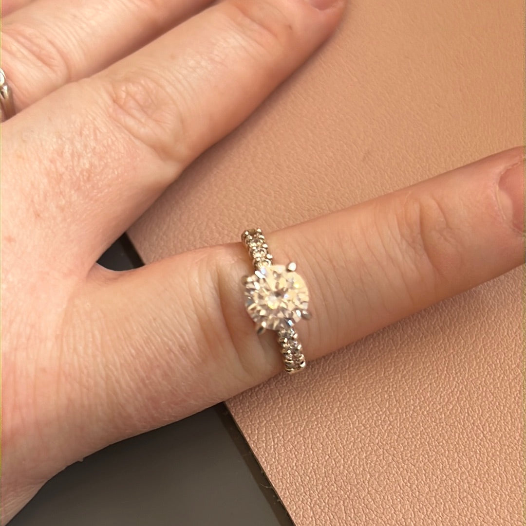Sterling Silver Ring Beautiful Raised Clear Circle CZ With Clear Square Stoned Band 56
