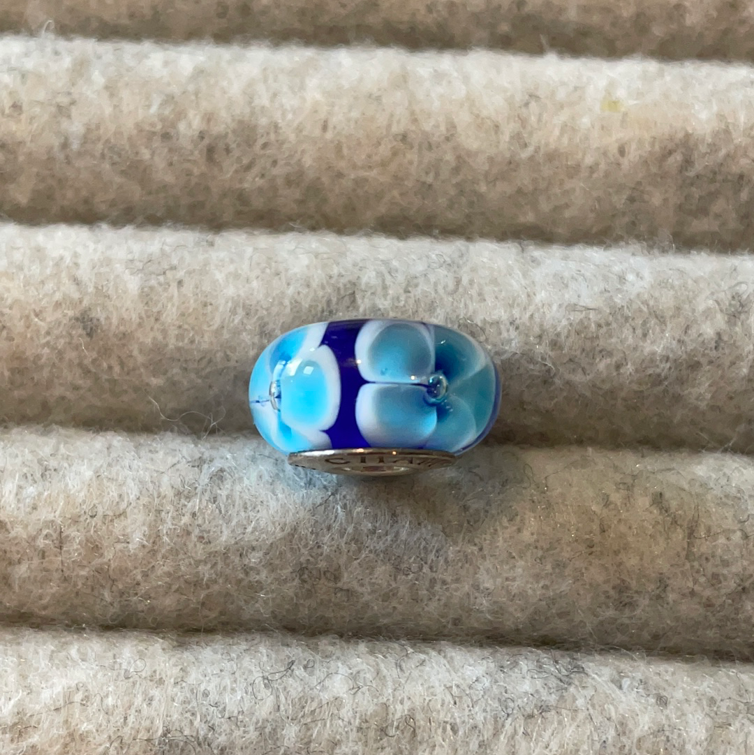 Genuine Chamilia murano - Blue flowers