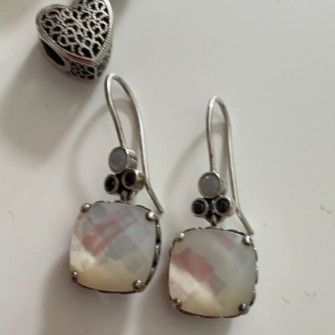 Genuine Pandora SUPER RARE and HTF Elegant Sincerity Mother of Pearl Dangle Compose Earrings