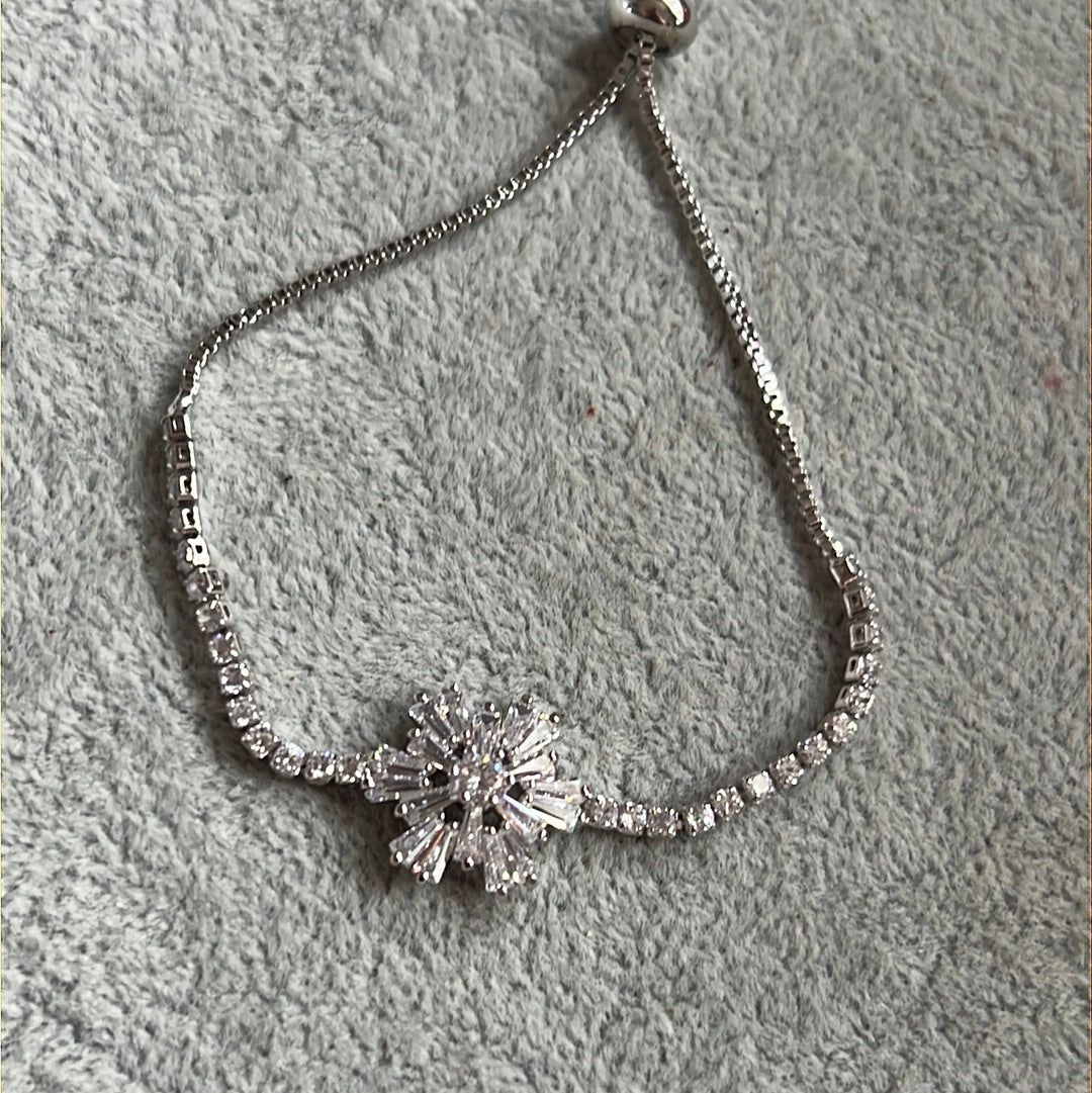 Brand New Sterling Silver Plated Flower CZ Slider Bracelet Adjustable