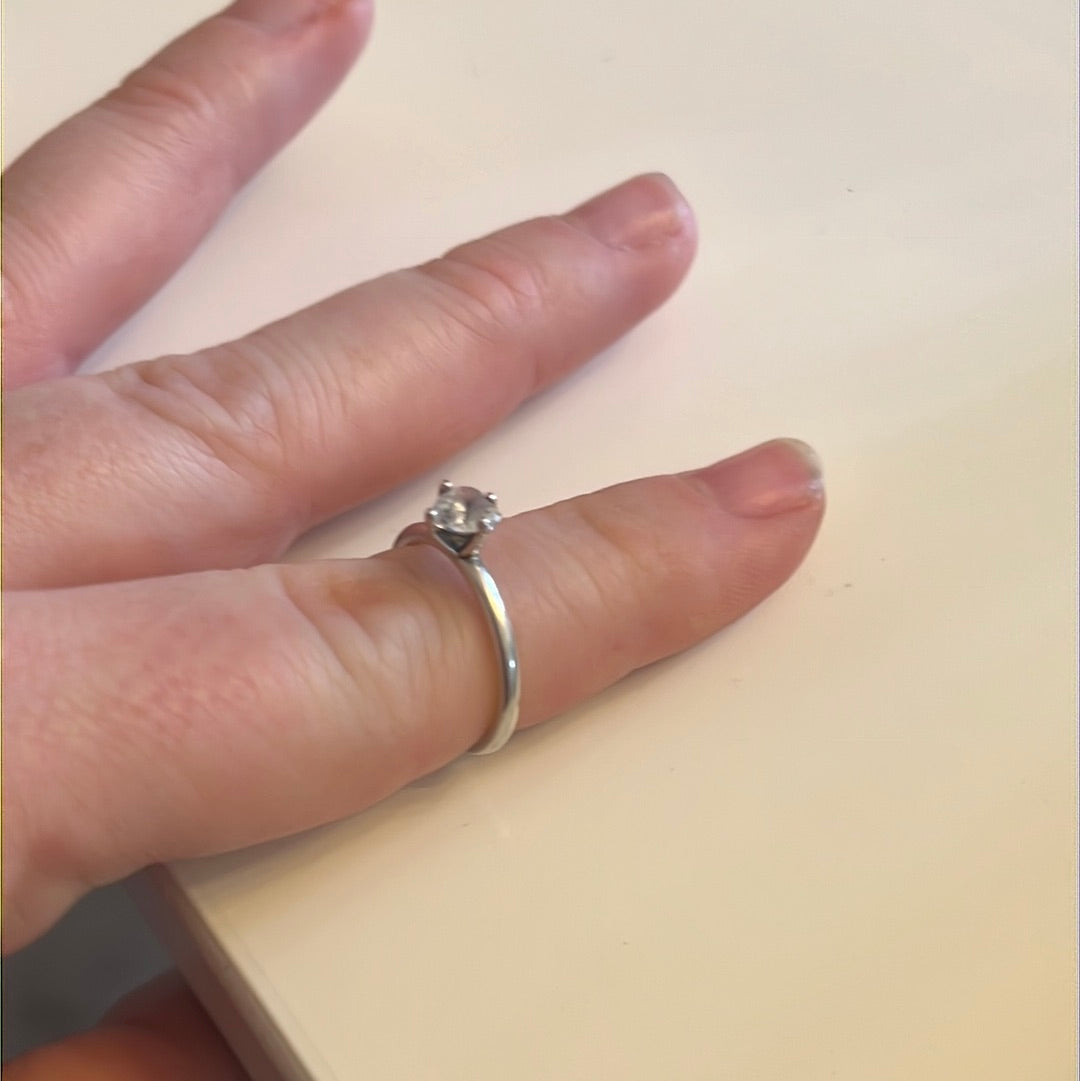 Genuine Pandora Clear Sparkling Heart Solitaire Ring 52
