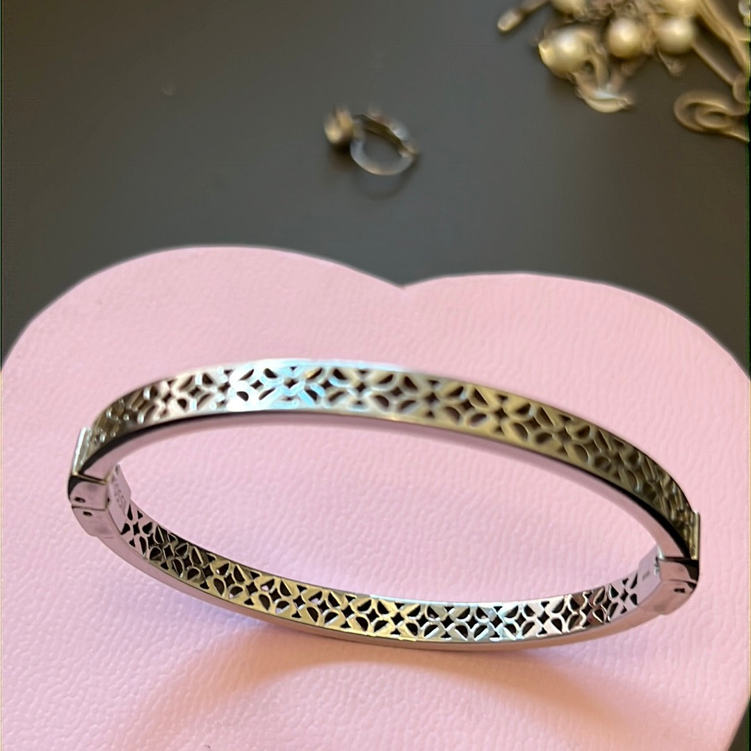 Fossil Steel Beautiful Openwork Bangle 18cm Hinged