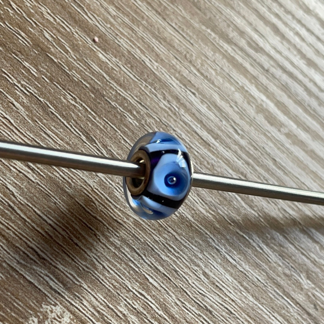 Genuine Chamilia Murano Light Blue Flower With Navy Blue Background Charm