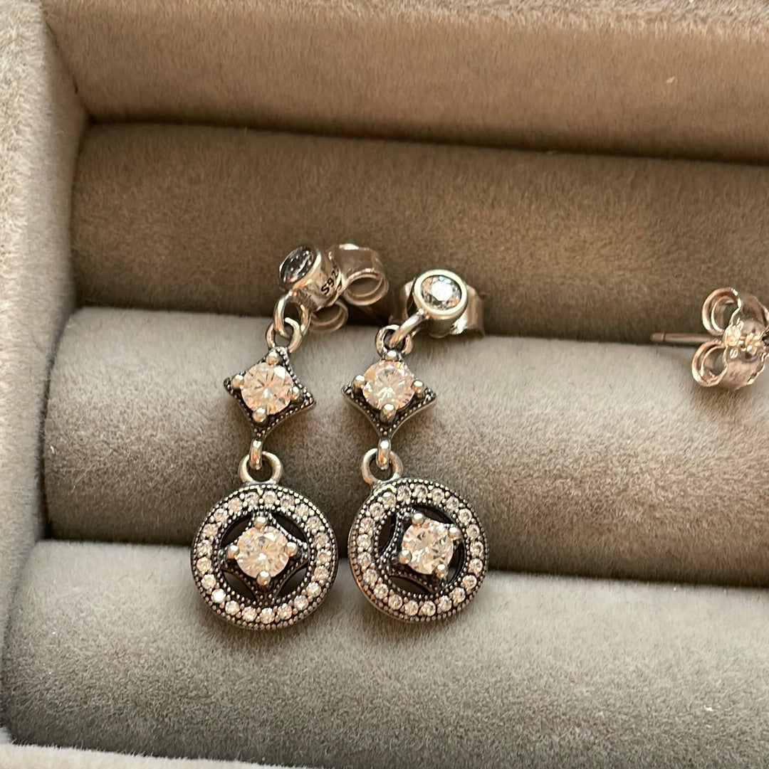 Unbranded Sterling Silver Vintage Allure CZ Circle Dangle Earrings
