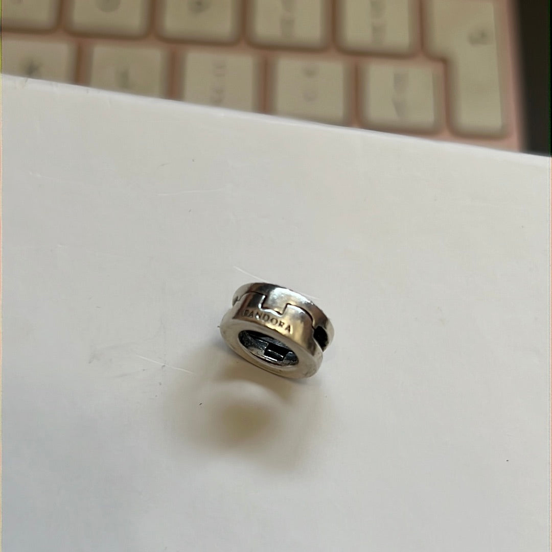 Genuine Pandora Reflexions Pave Open Circle Clip Charm