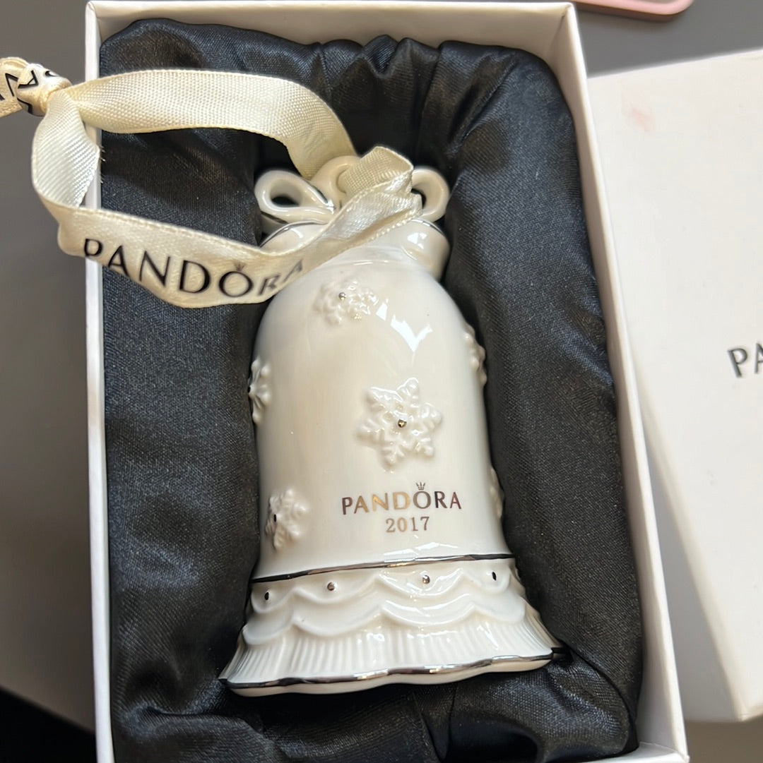 Genuine Pandora Christmas Porcelain 2017 Bell Club Bauble