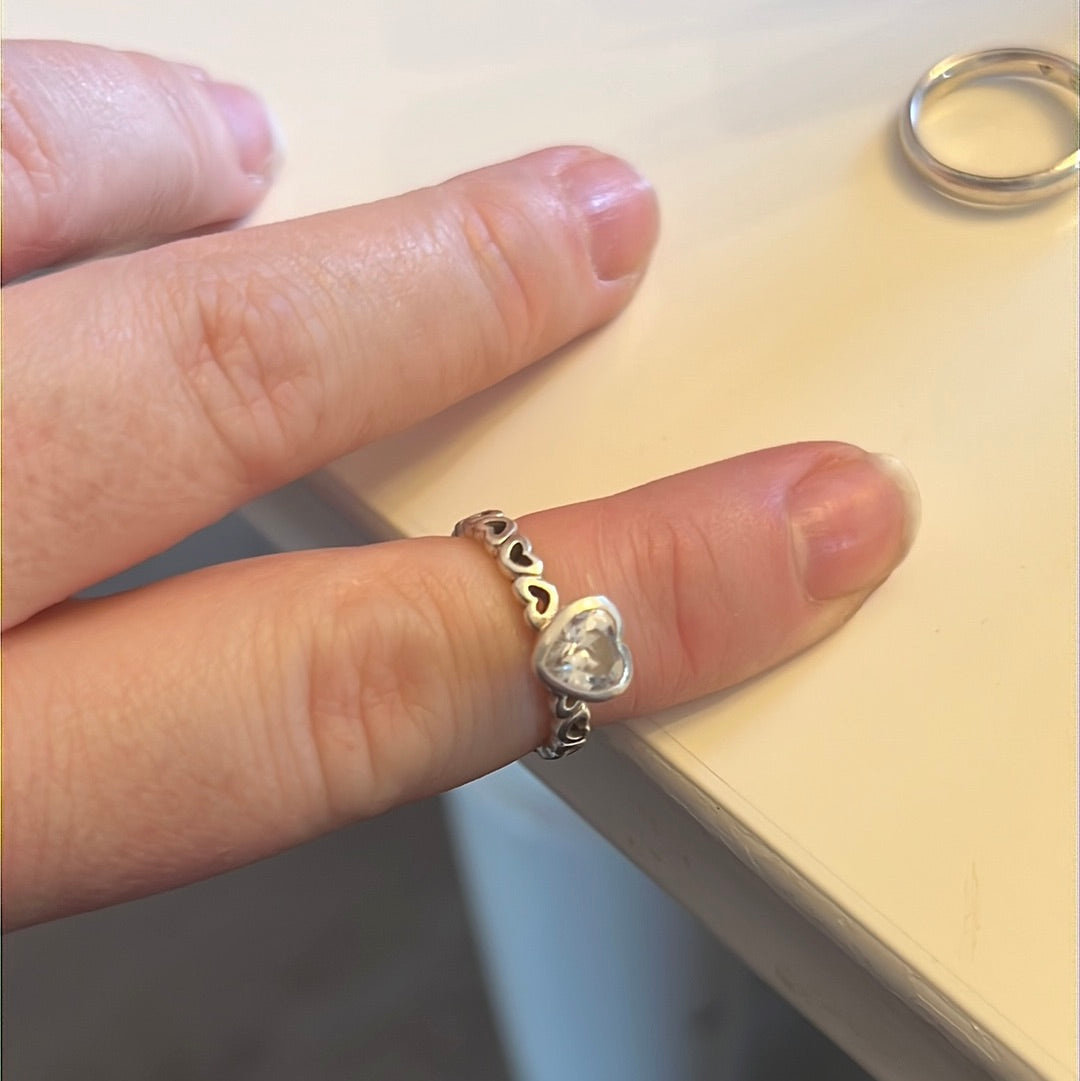 Genuine SPINNING Sterling Silver CZ Heart with Openwork Edge Ring 48