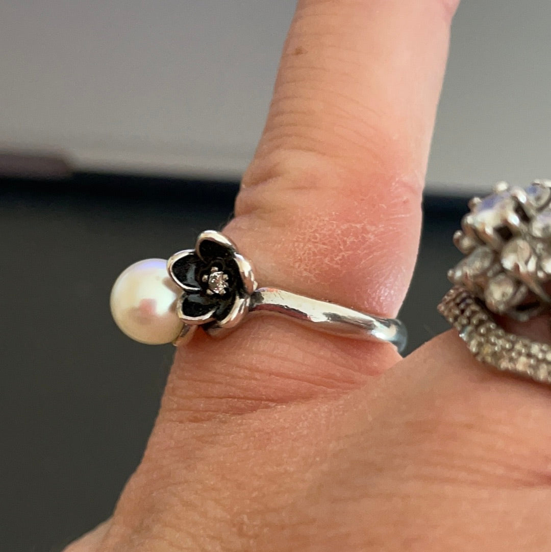 Genuine Pandora Black Flower Mystical Floral Collection Ring With Freshwater Pearl Size 50