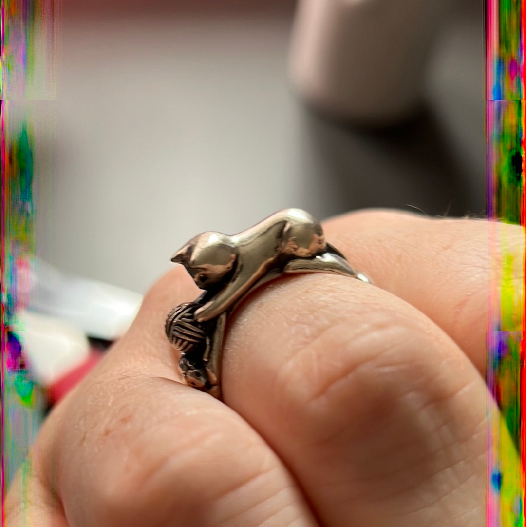 Genuine Keikobee Handmade Solid Silver Playful Cat Ring Size 58