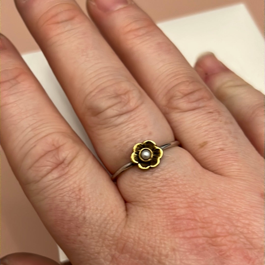 Sterling Silver Ring 58 With Gold Tone Flower and Pearl