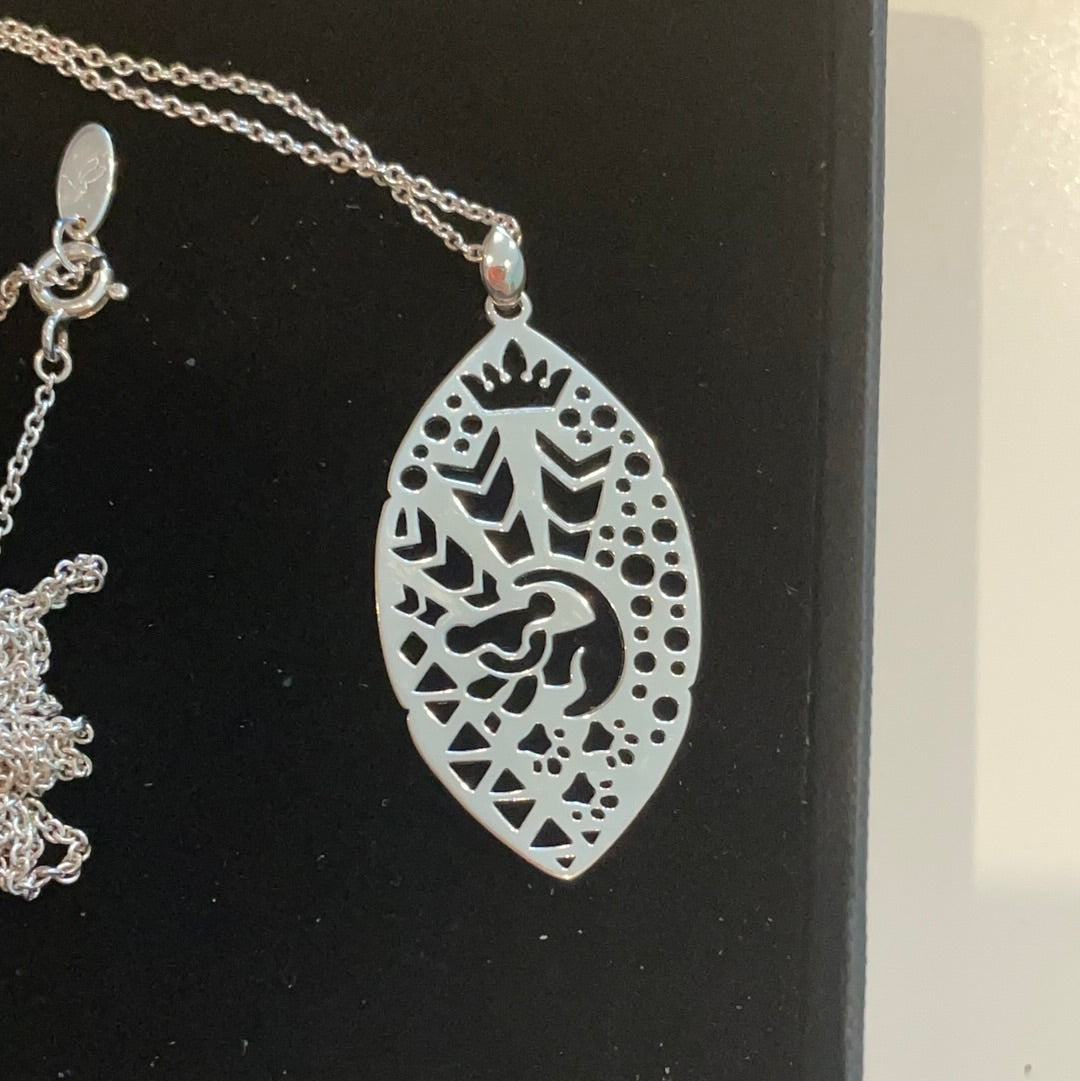 Genuine Chamilia Brand New in Box Disney Lion King Simba Openwork Necklace