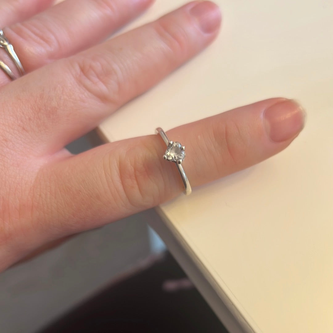 Genuine Pandora Clear Heart Solitaire Ring 52