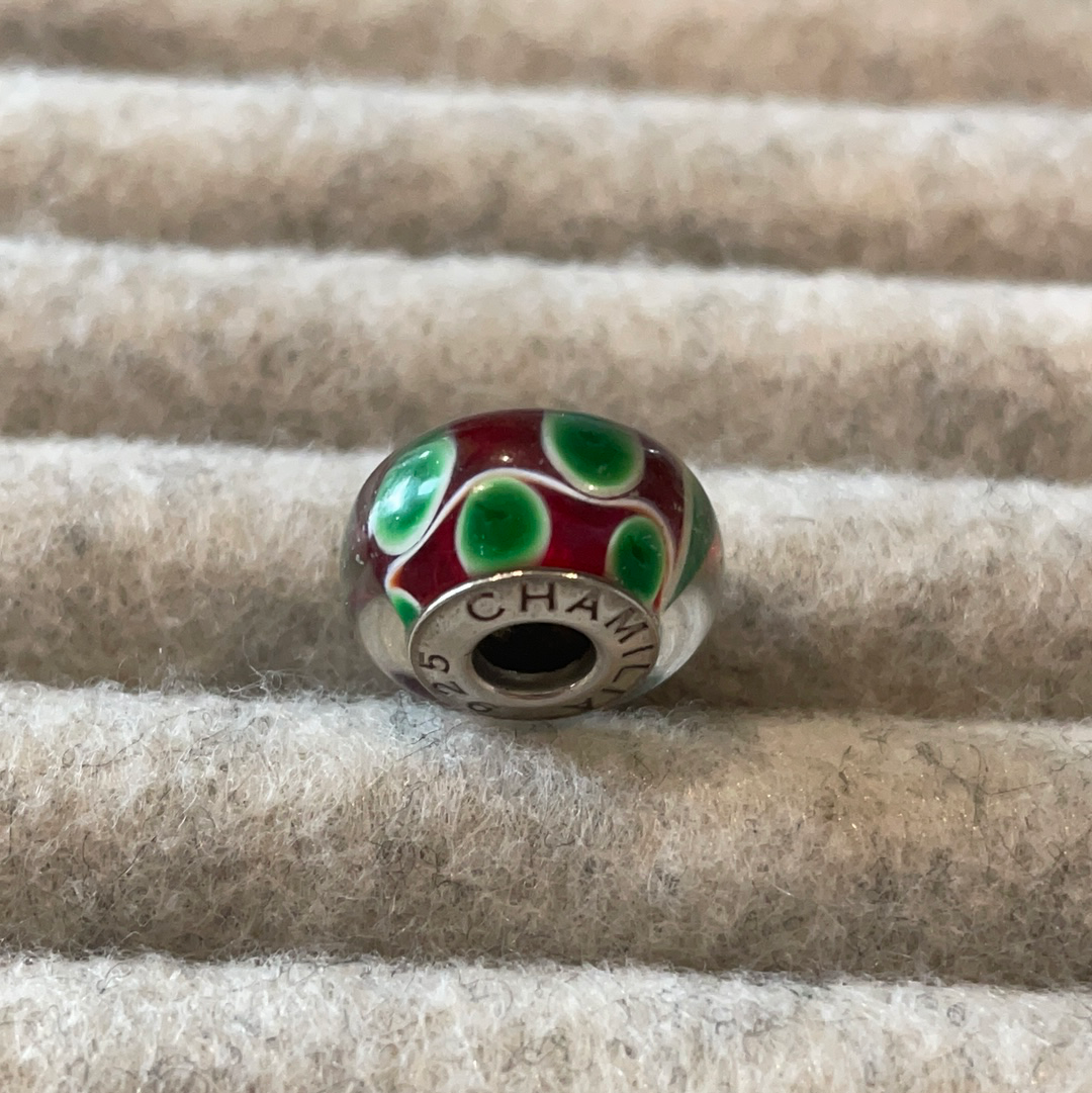 Genuine Chamilia murano - Red, green and white