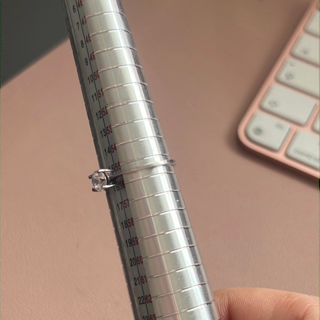 Sterling Silver Circle CZ  Dainty Beautiful Ring Size 56