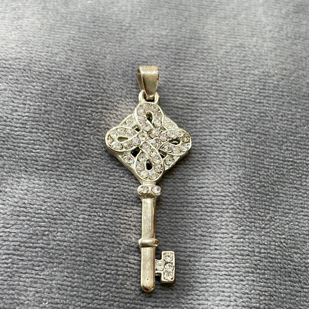 Sterling Silver Pave CZ Pave Celtic Key Necklace Pendanr